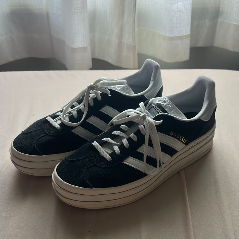 Adidas gazelle trendy shoes